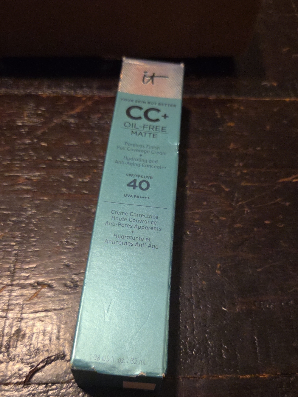 it cosmetics CC+ Oil-Free Matte Cream Concealer In DEEP NIB